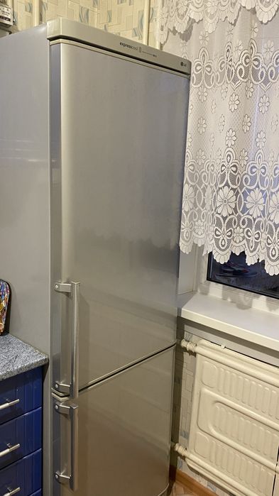 Продам холодильник LG