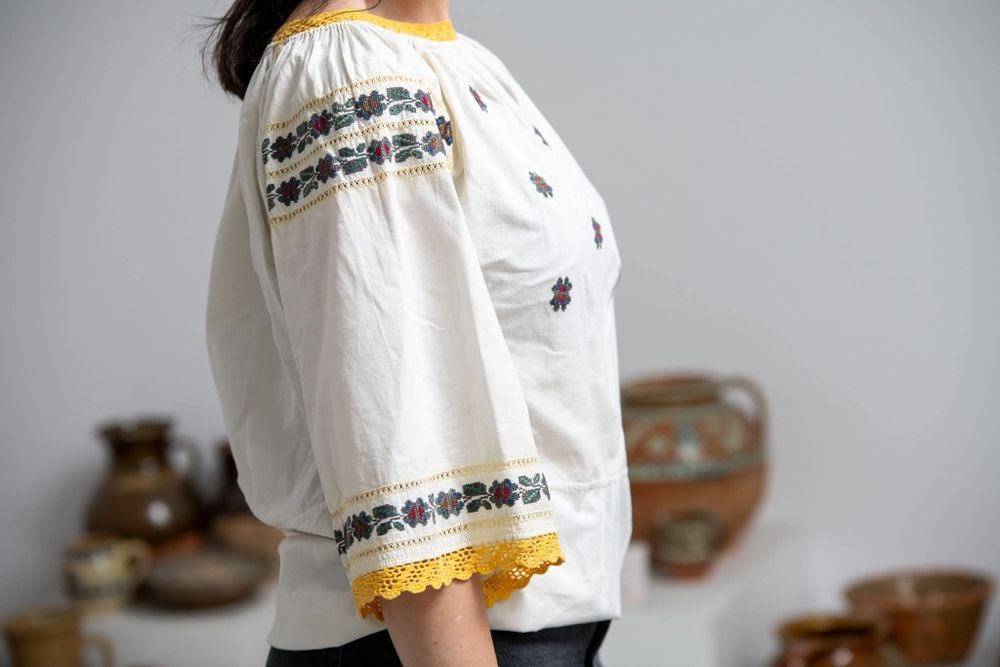 Ie/cămașă populară/costum traditional/vusut manual/folclor
