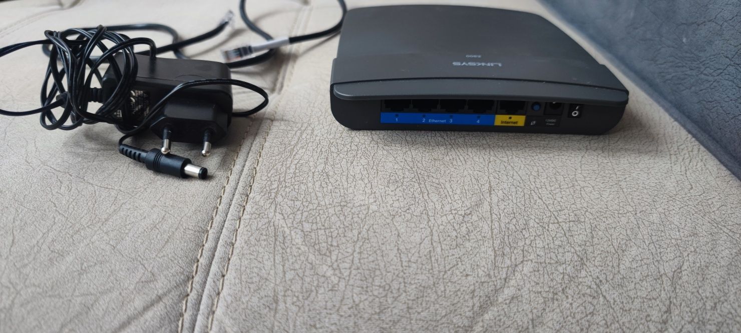 Рутер Linksys E900