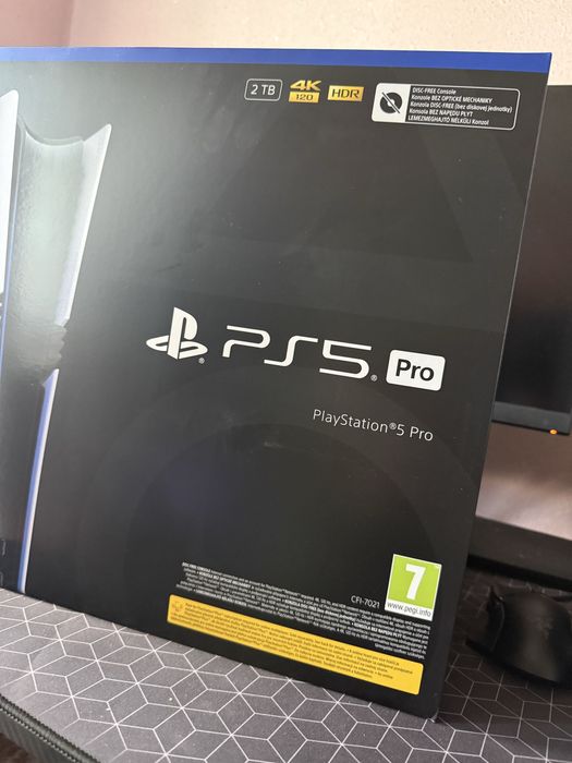 Vand ps5 pro cumparat de o luna