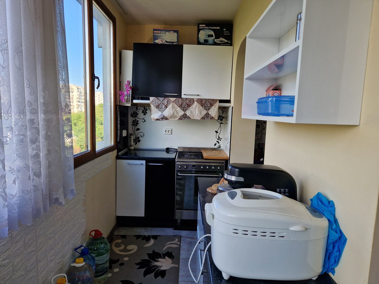 Дава се под наем Четиристаен апартамент в Варна, Възраждане 2 - 96 кв.м за 612 € - Снимка #1