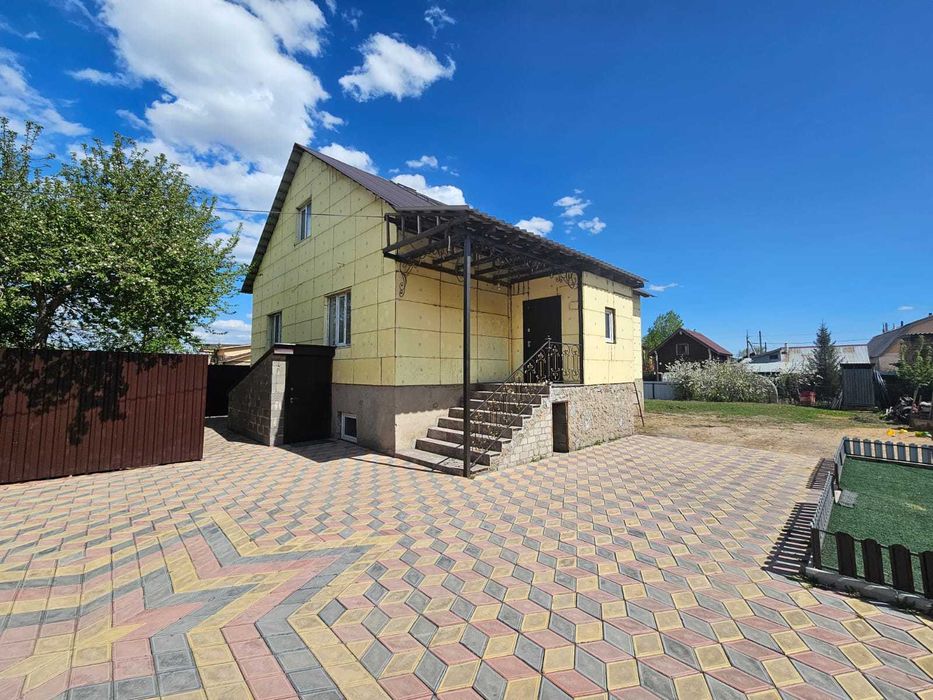 4х комнатный особняк в Городе на ул. Космонавтов, дом 80 (рядом рынок)