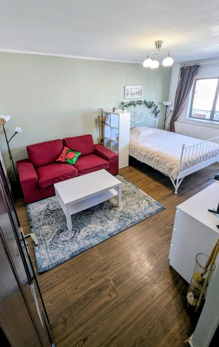 Închiriez Garsoniera GORJULUI cu centrala termica