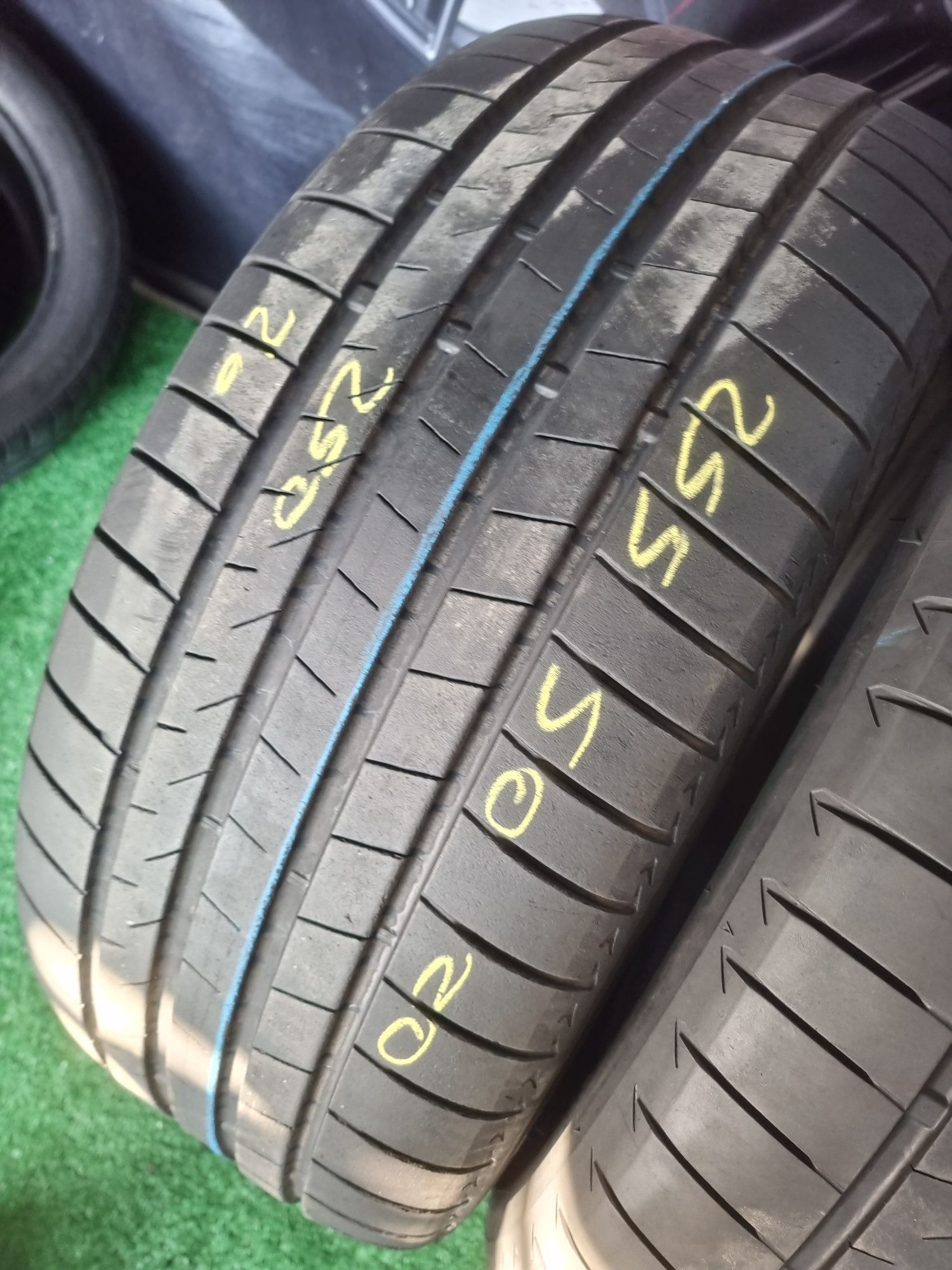 255.50.20 bridgestone