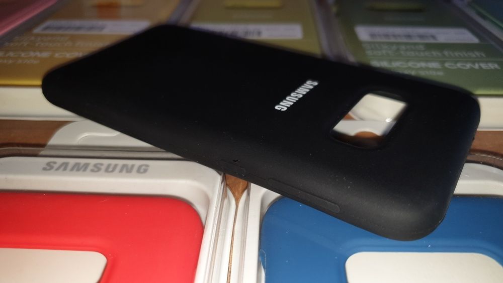Husa silicon originala Samsung Silicone Cover Galaxy S10e G970