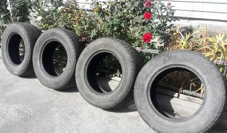 Зимняя резина Bridgestone Blizzak 265/65/r17 Б/У.
