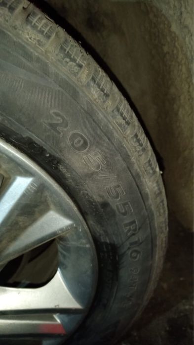 Продаю зимние шины б/у