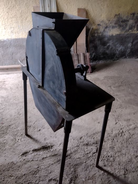 Masina manuala de tocat