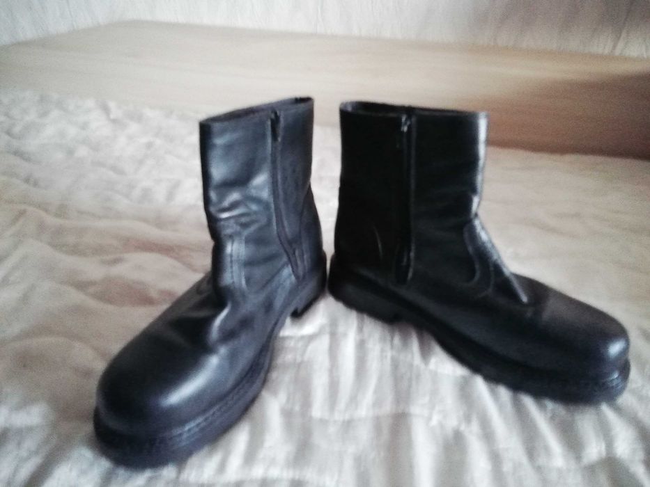 Зимни кожени боти