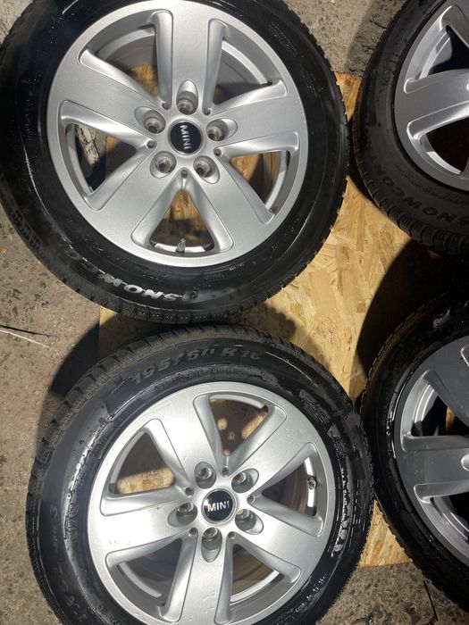 4 jante Mini Cooper R16 cu anvelope de iarna Pirelli