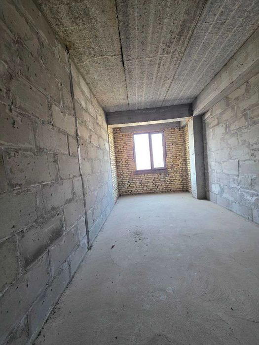 Продаётся 3х комн квартира на 3 этаже Ор-р Пиридастгир