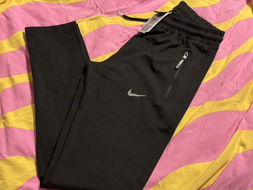 Комплект амцунг и долнище Nike M и L размер