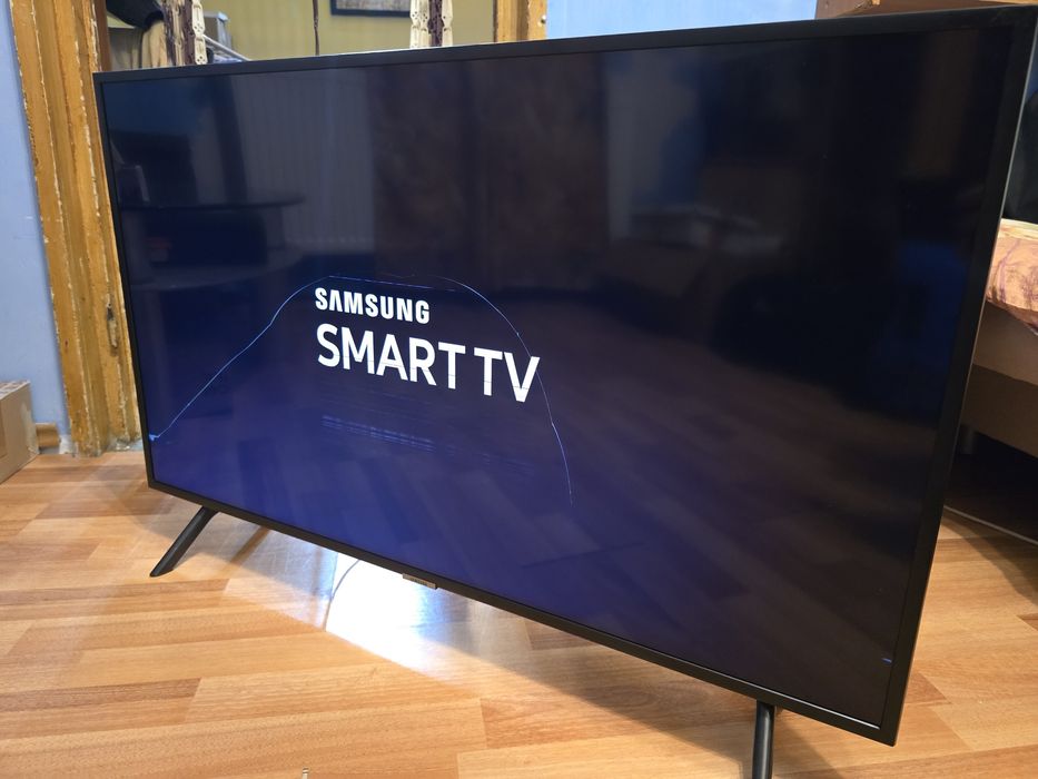 TV Samsung NU7100 Smart UHD 101cm, Defect