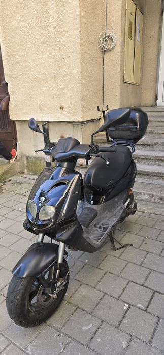 Scuter Peugeot Trek