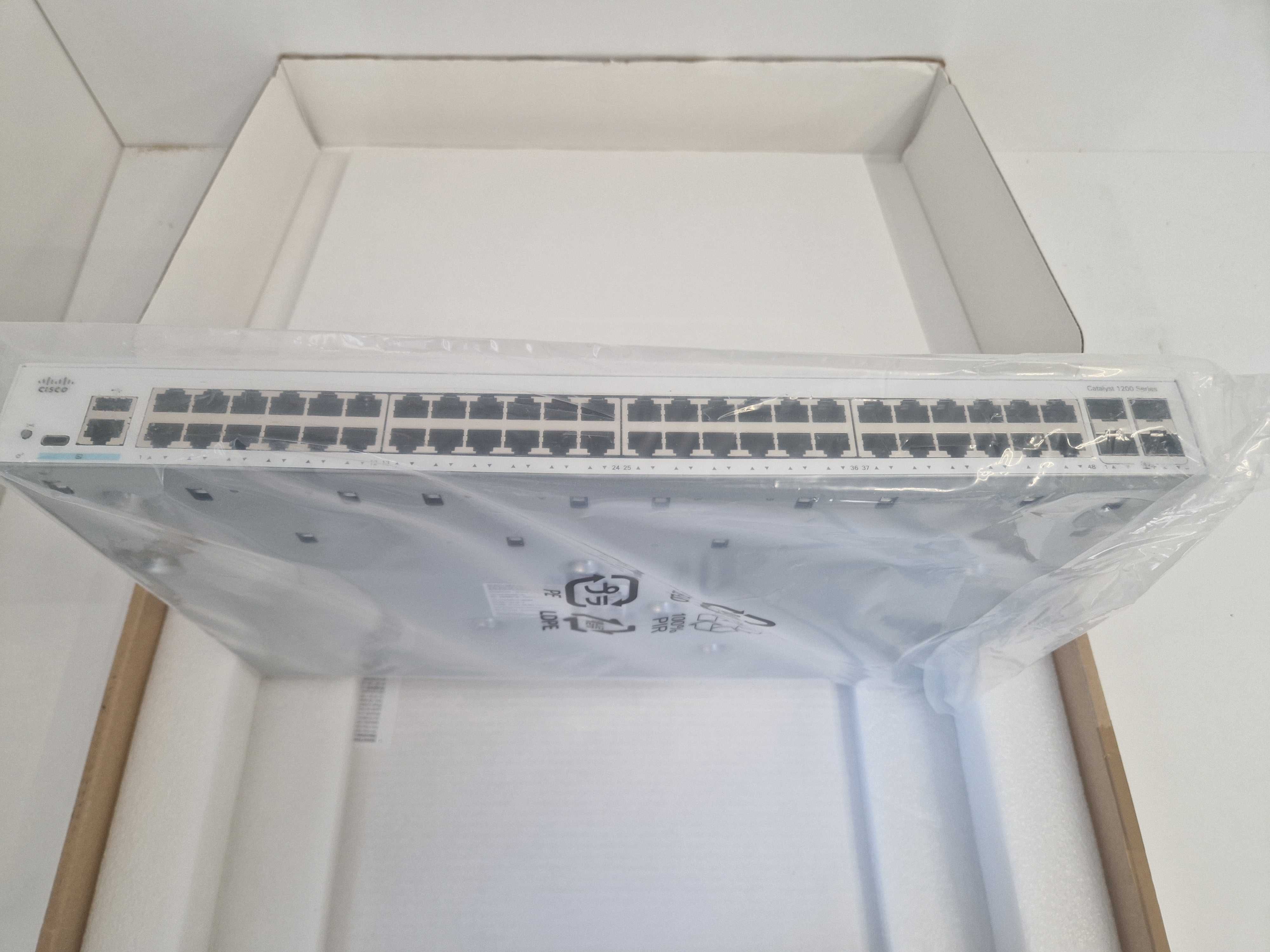 Cisco C1200-48T-4X мрежов суич Управляем L2/L3 Gigabit Ethernet