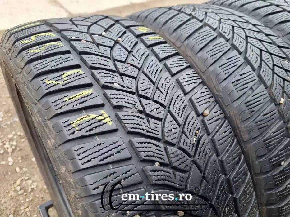 SET 4 Anvelope Iarna 215/55 R17 GOODYEAR UltraGrip Performance + 98V