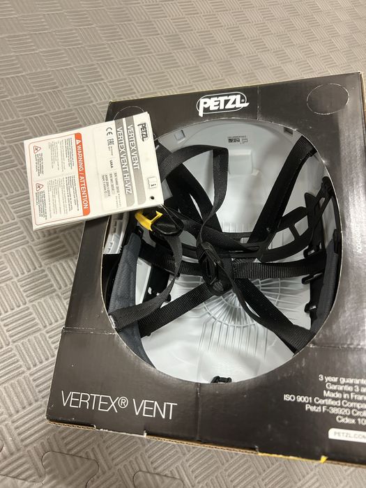 Нова Каска Petzl Vertex Vent