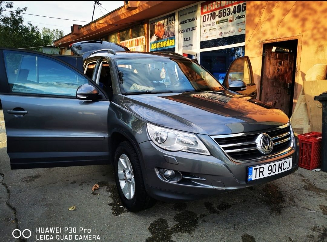 2011  VW Volkswagen Tiguan 4x4 model Track&Field automat