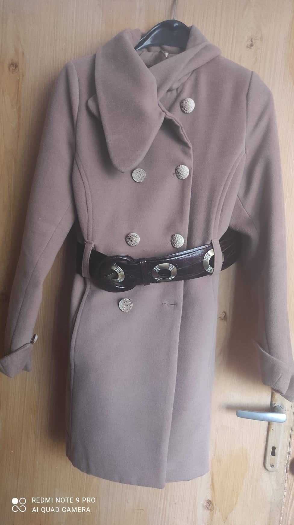 Дамско палто,размер 44 българска номерация