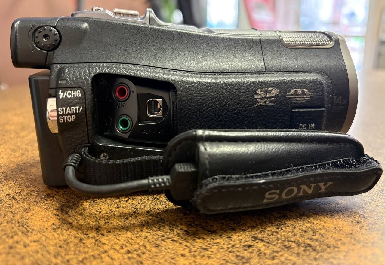 Камера Sony HDR-CX 700
Модел HDR-CX700
Без забележки !
Продава се комп
