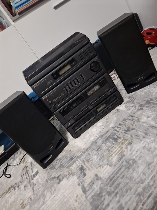 Sistem audio multifuncțional Akai model AC-M55 cu boxe inclus