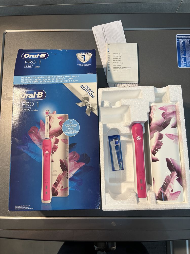 Periuta de dinti electrica noua Oral B Pro 1 editie speciala