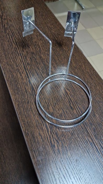 Продам плечики б/у .