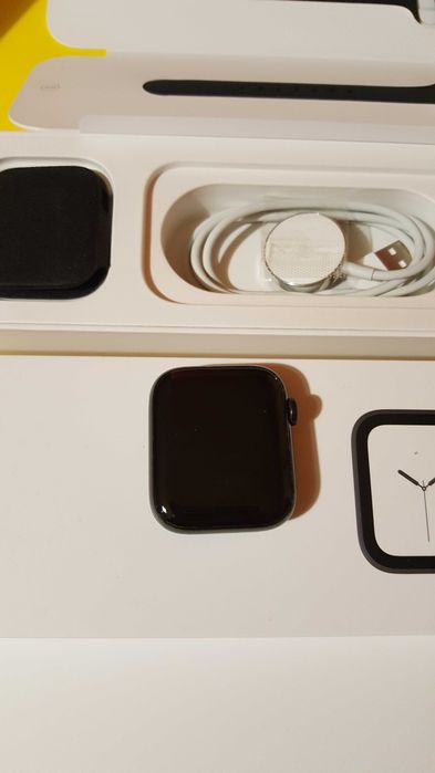 Apple Watch S4 Cellular STAINLESS STEEL 44MM (4TH GEN)