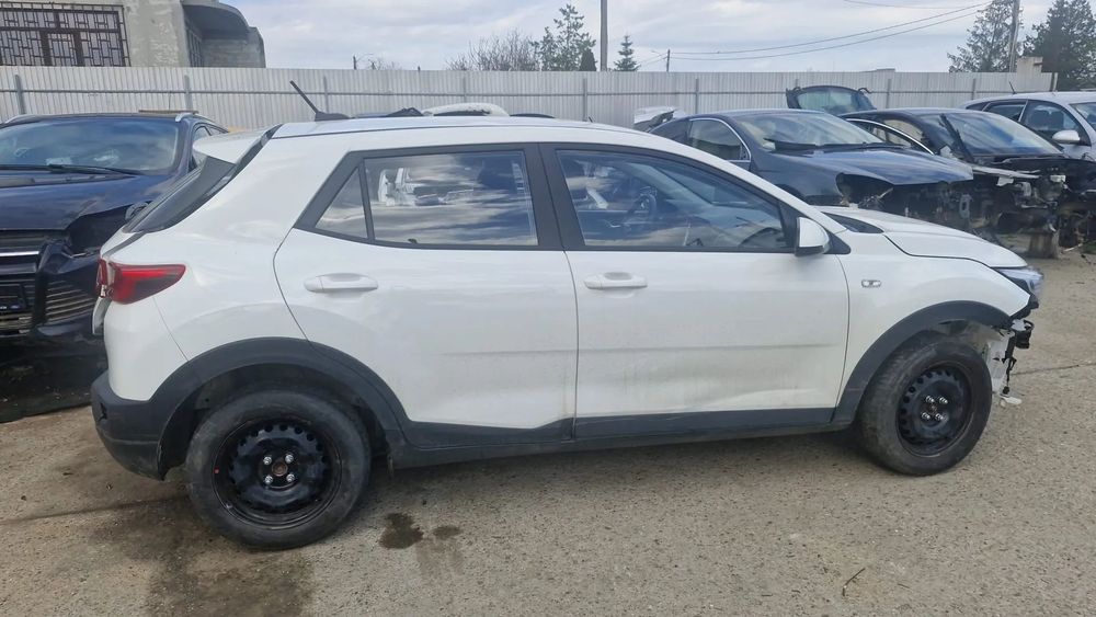 Dezmembram Kia Stonic an 2024 motor 1.2 benzina