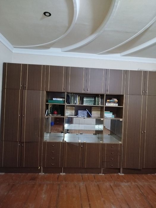 Мебил сотилади стенка