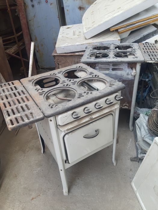 Газовая плита б/у продаётся. 2шт.