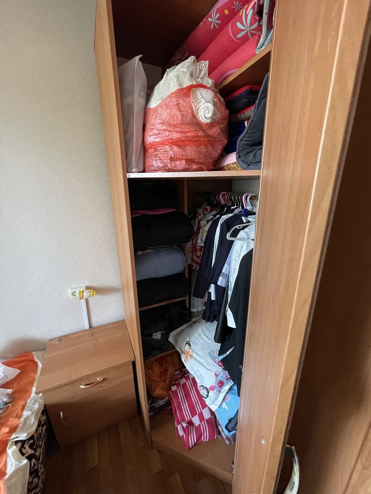 Шкаф угловой