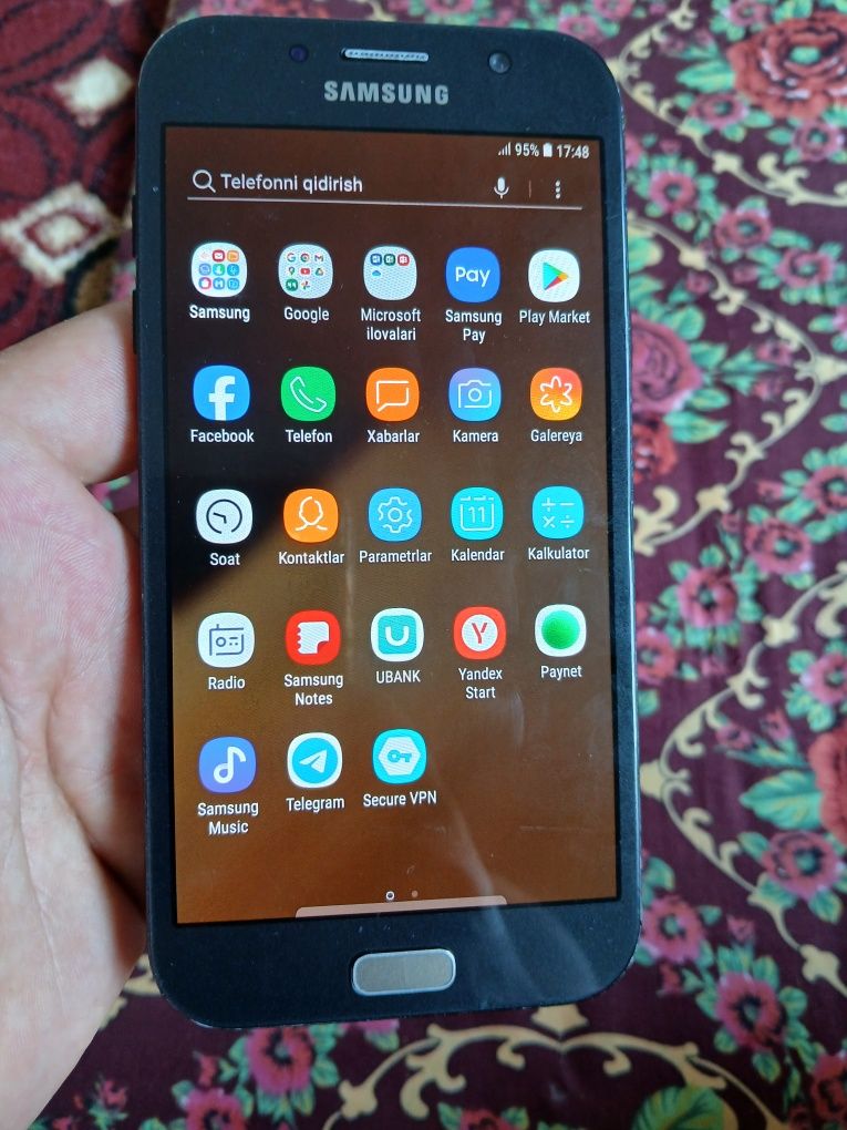 Samsung a7 (2017) sotiladi