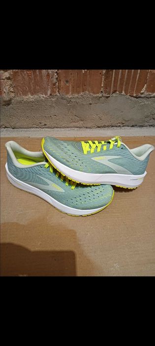 Adidași brooks hiperion tempo