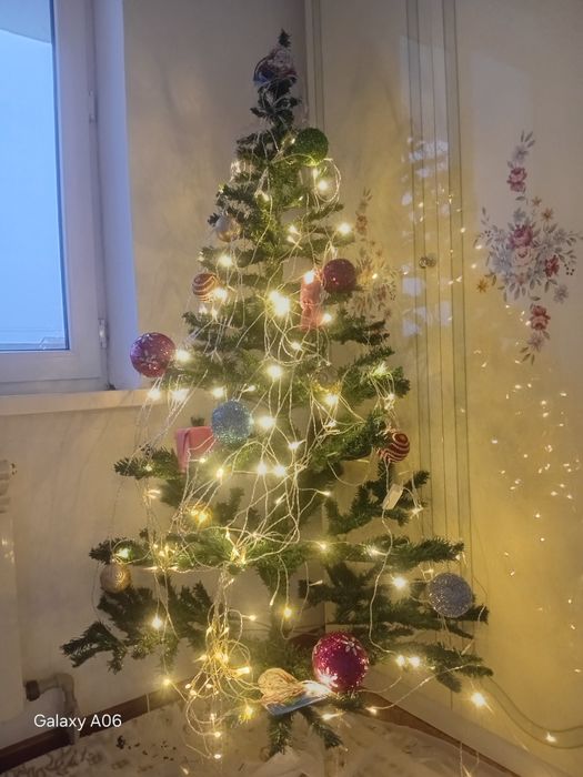 Ёлка игрушками 12000 т