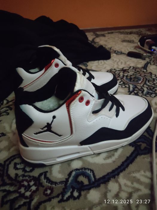 Мужские кроссовки