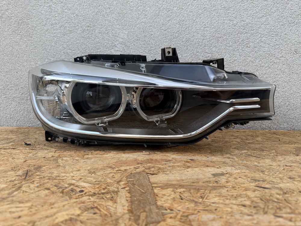 Far dreapta BMW Seria3 F30 F31 Xenon Original Europa