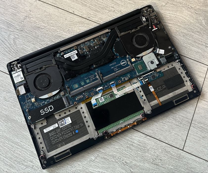 Super Ofertă! Dell XPS 15 9560! Functional!!