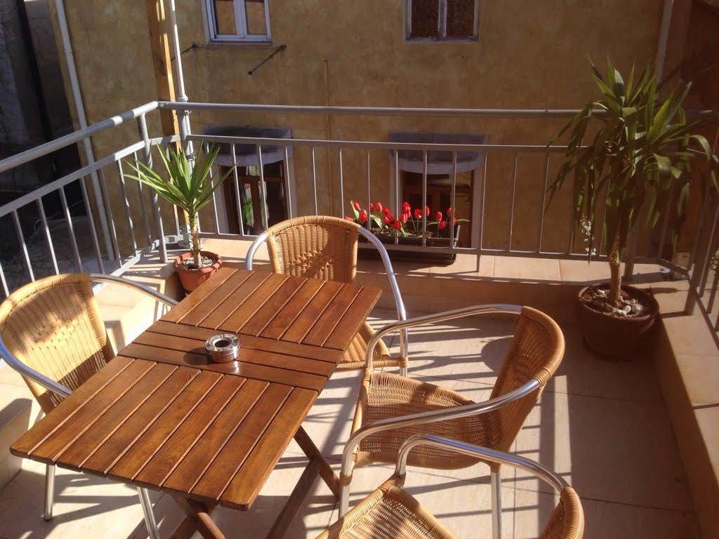 Дава се под наем Къща в София, Център - 304 кв.м за 2800 € - Снимка #4