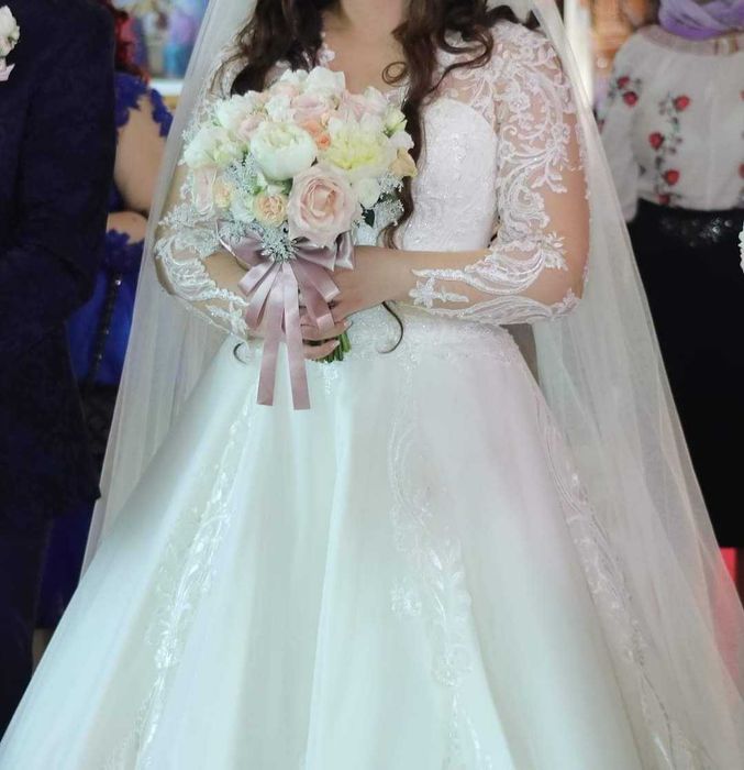 Vând rochie de mireasă