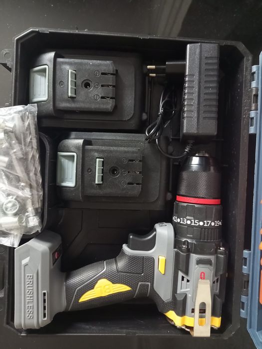 Продам новый crown шуруповёрт