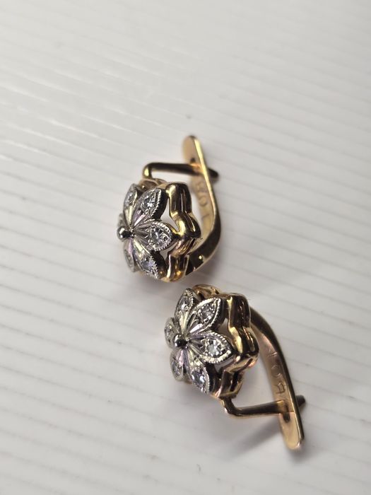 Золотые сережки.