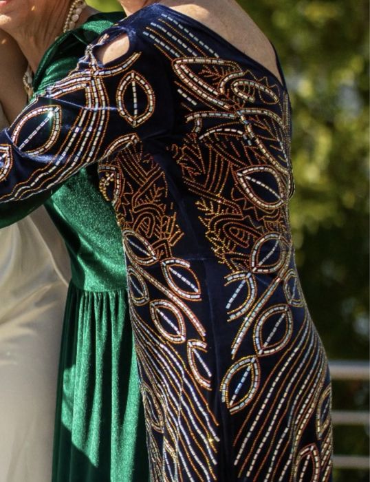 Rochie catifea albastra cu pietre