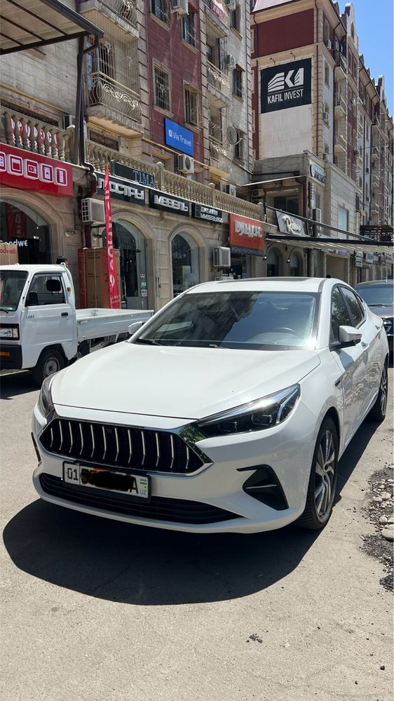 Автомобиль Седан Jac J7 2021 года