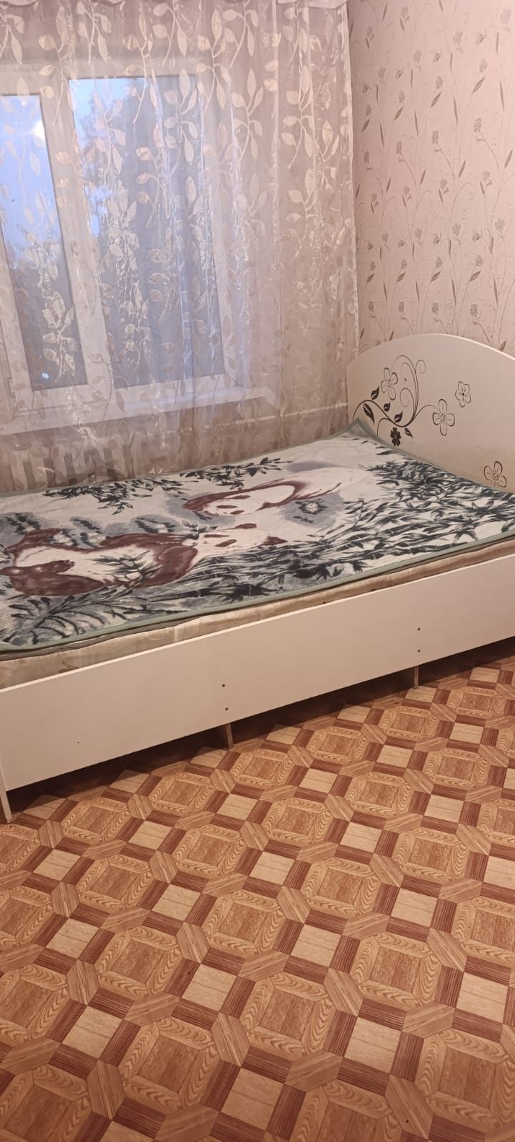 2 бөлмелі  пәтер беріледі. 2 мкр. 100+ком. ус.