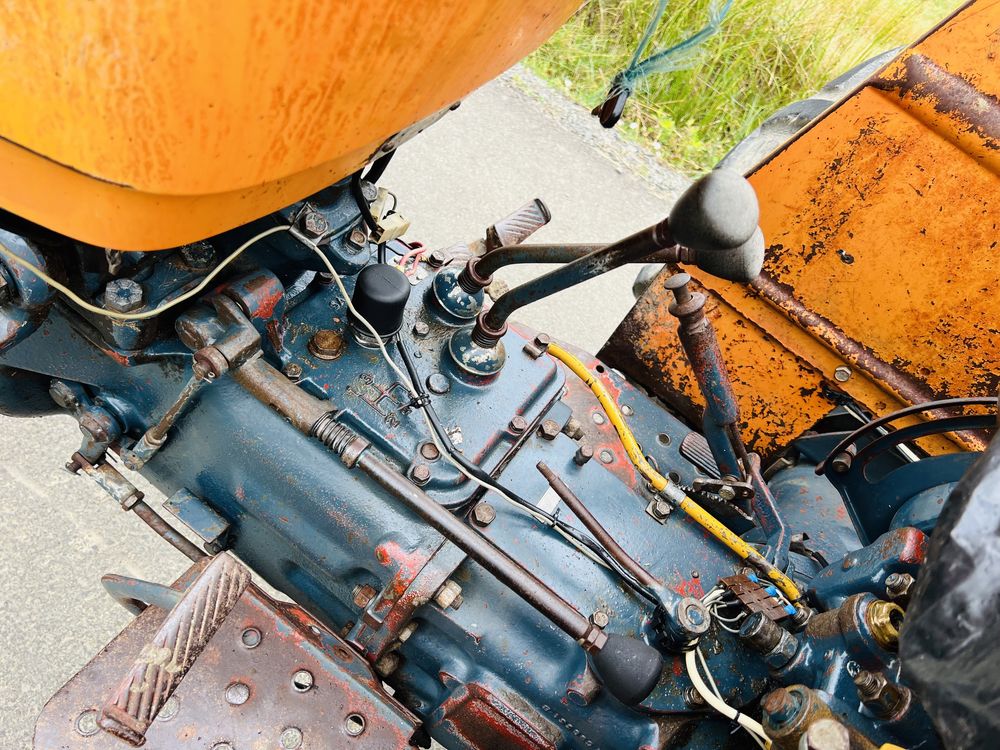 Tractor Fiat 550 de 55cp în 4 cilindri cu două manete Adus Recent