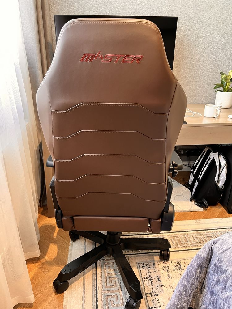 Игровое кресло DXRacer Master