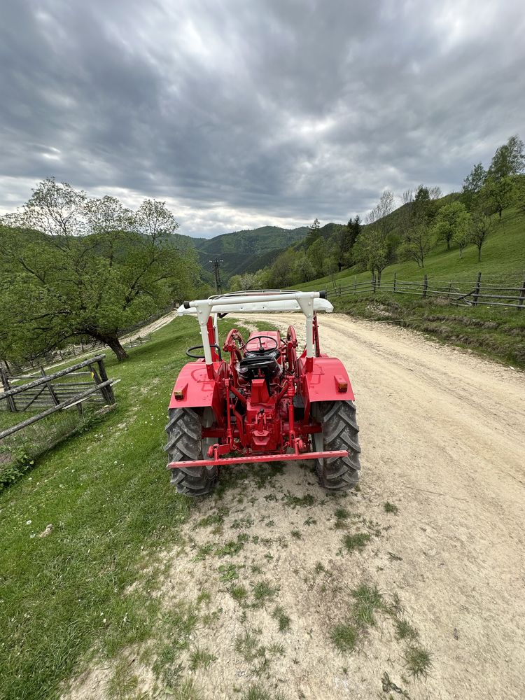 Tractor McCormick 423 incarcator frontal si cositoare