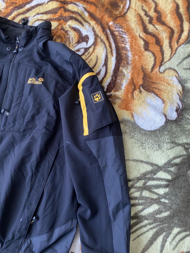 Яке Jack Wolfskin