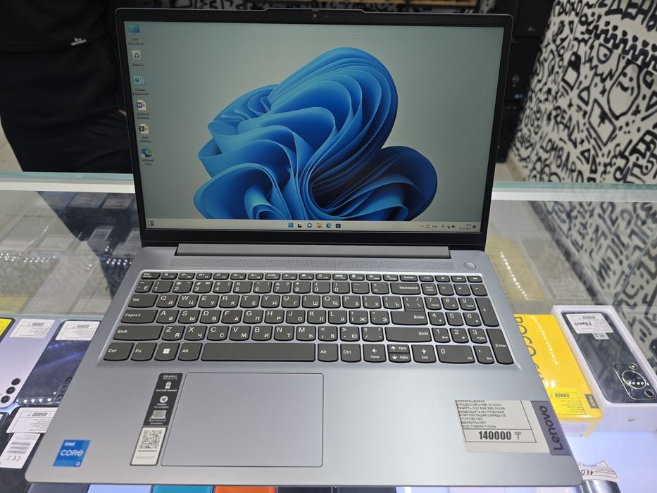 Ноутбук Lenovo core i3 1305u озу 8gb ssd512gb рассрочка Реал ломбард